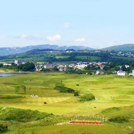 Elm Park Escape - 4 Bed Self-catering Holiday Buncrana
