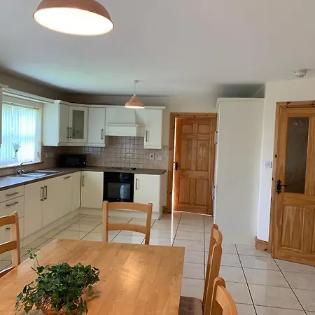 Elm Park Escape - 4 Bed Self-catering Holiday